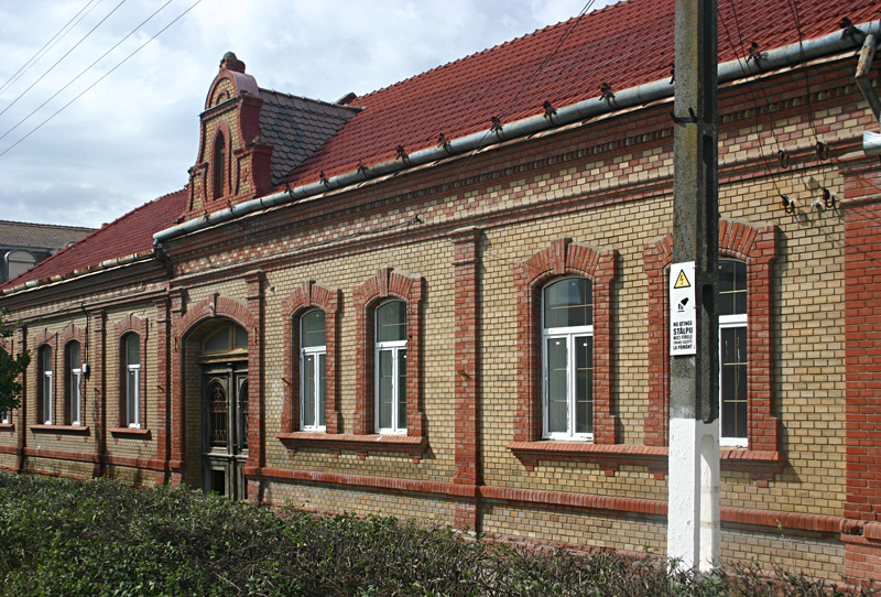 Rekasch - das ehemalige Gebaeude der IAS, Spierhaus.jpg
